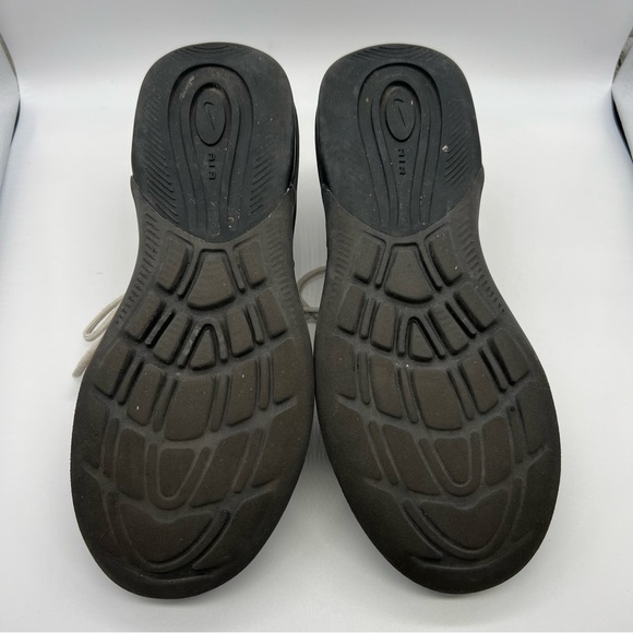 Nike Air Max Axis Wolf Grey Crimson Sneakers - Picture 8 of 11